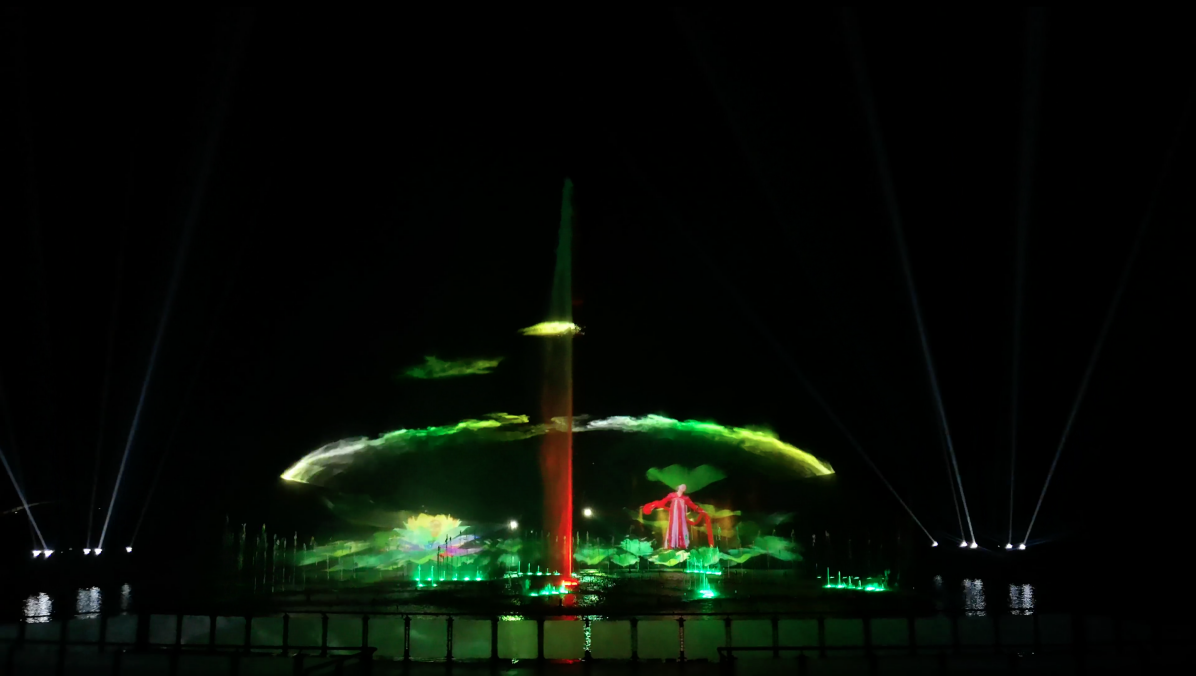 由白寶強導演的蓮花湖圣蓮華彩水水舞光影秀在達州蓮花湖上演(圖8)